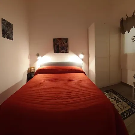 Sguardo Sul Duomo Neapol